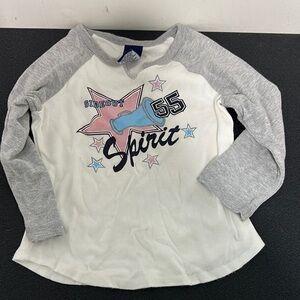 Gray and White Long Sleeve Tee with Graphic Design 90’s side out cheer